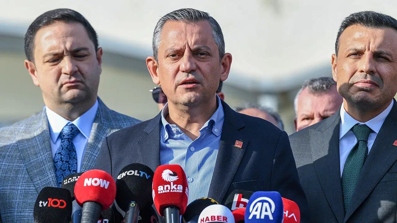 ozgur-ozel-silivride-tutuklu-baskanlari-ziyaret-ediyor-EUjd4tbv.jpg