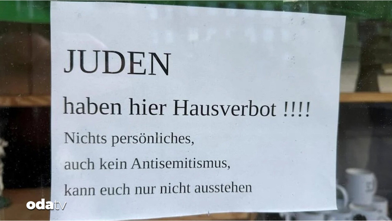 Almanya’da tarihi yaralar açıldı: Kitapçıdan tepki çeken tabela