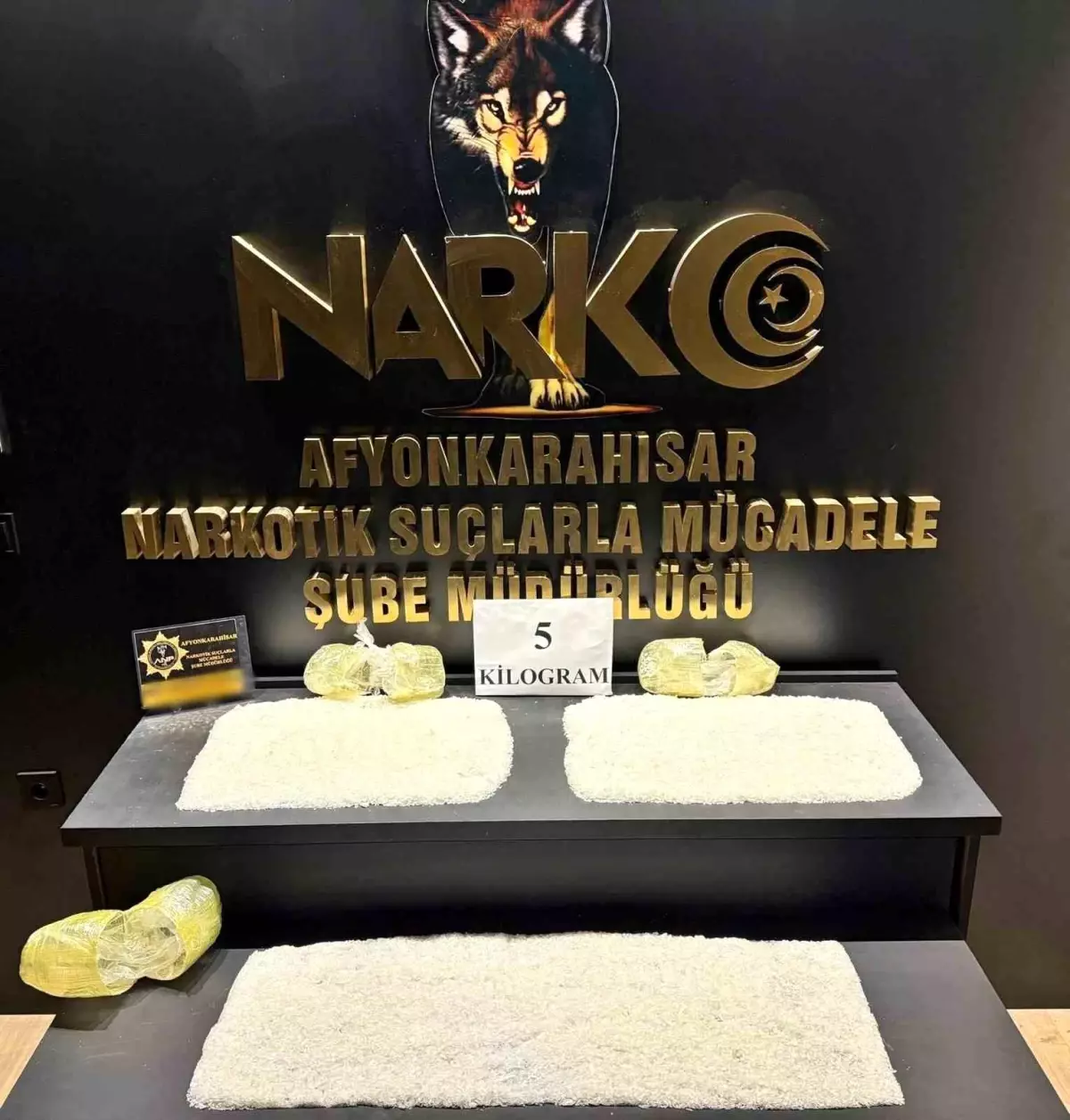 Afyonkarahisar’da Gübre Taşıyan Tırda 5 Kilogram Uyuşturucu Ele Geçirildi