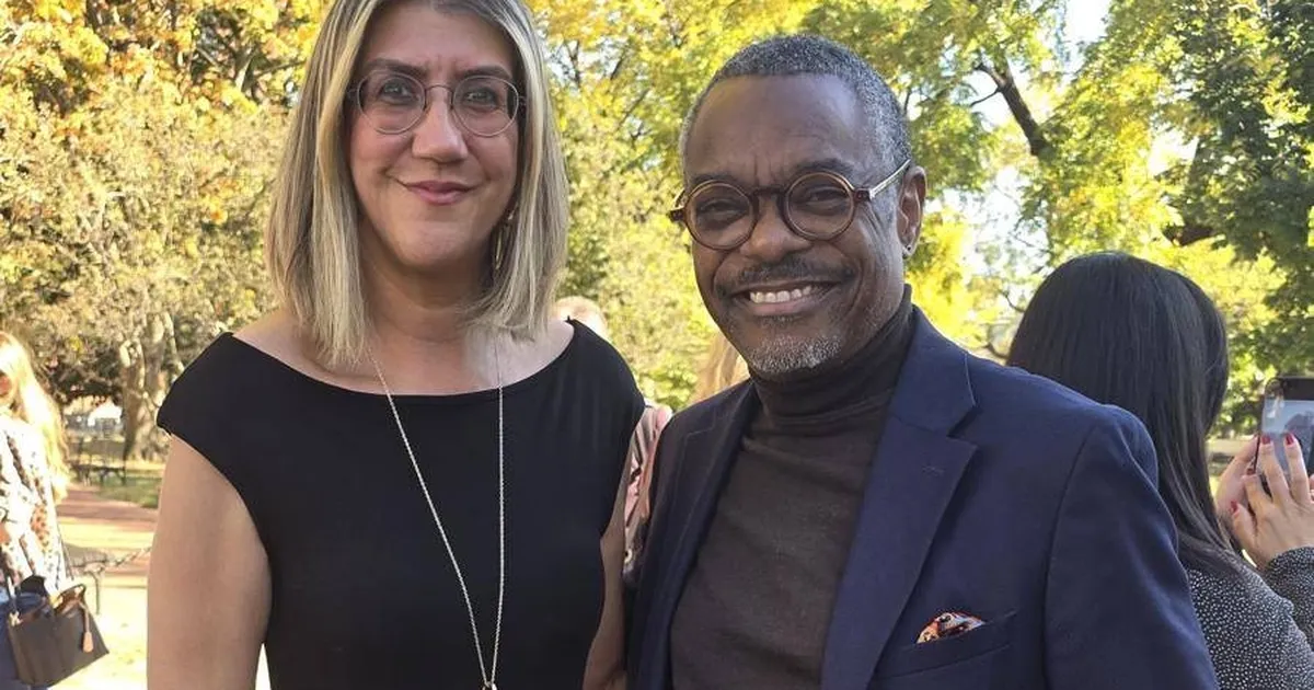 Beyaz Saray’da sürpriz karşılaşma… Aynı noktada haber sundular