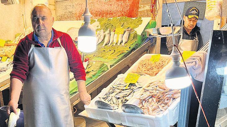 Lüfer boğaza girdi bollaştı