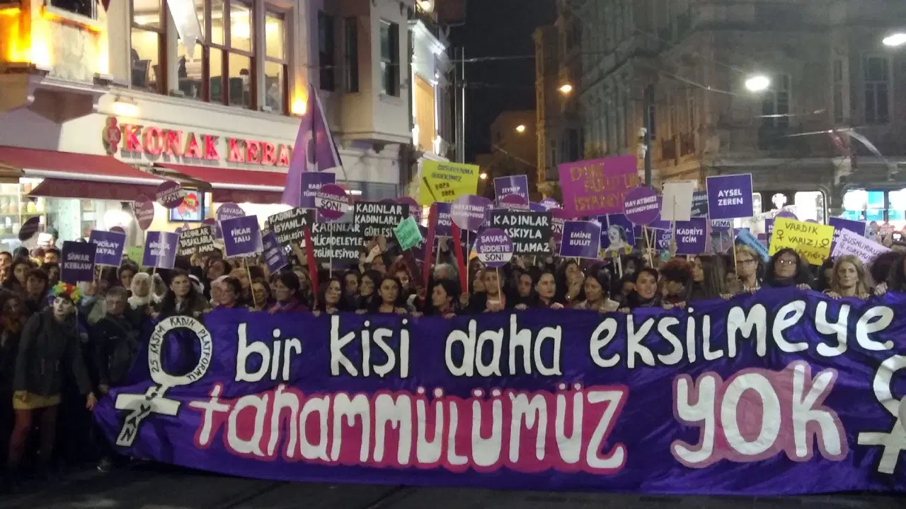 AKP’li Ök, 25 Kasım’ı hedef aldı: “İzinsiz çağrılarla demokratik hak arayışı olmaz”