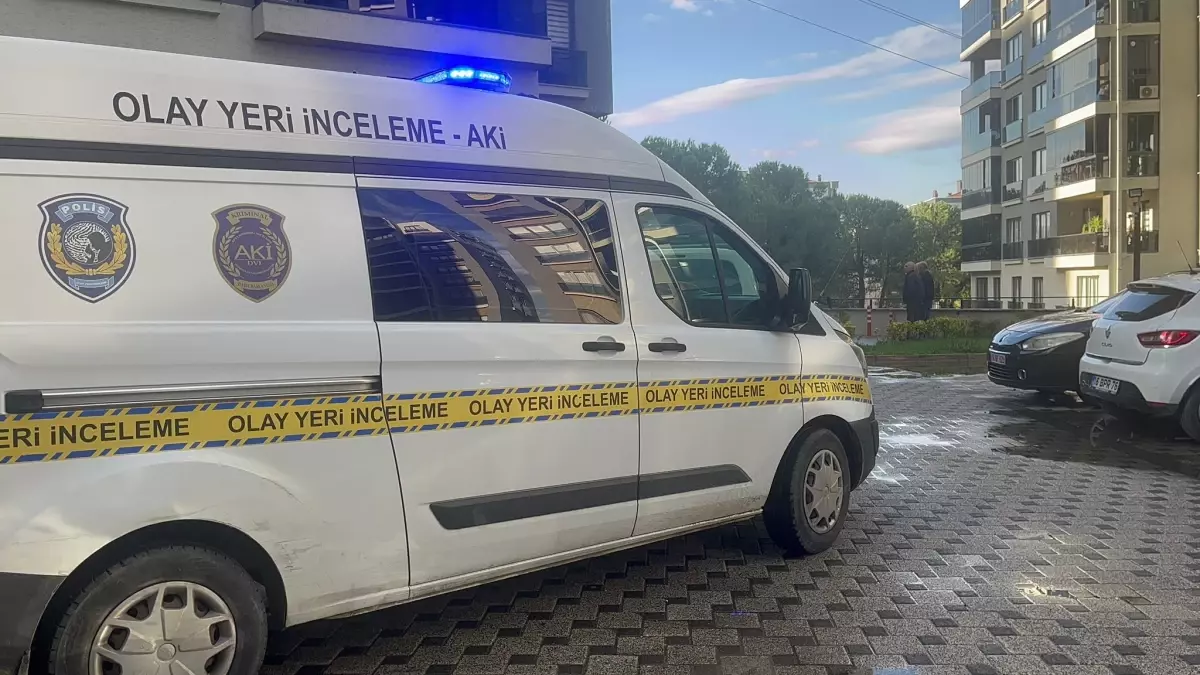 Bursa’da Pencereden Düşen Genç Hayatını Kaybetti