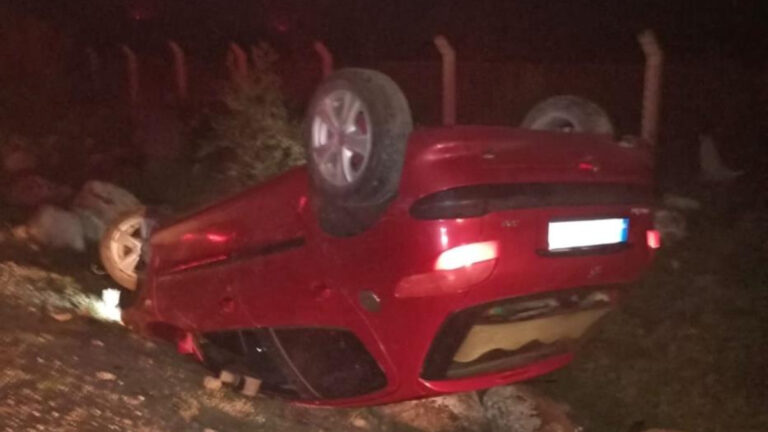 canakkalede takla atan otomobilin surucusu oldu sCF6Wgat.jpg