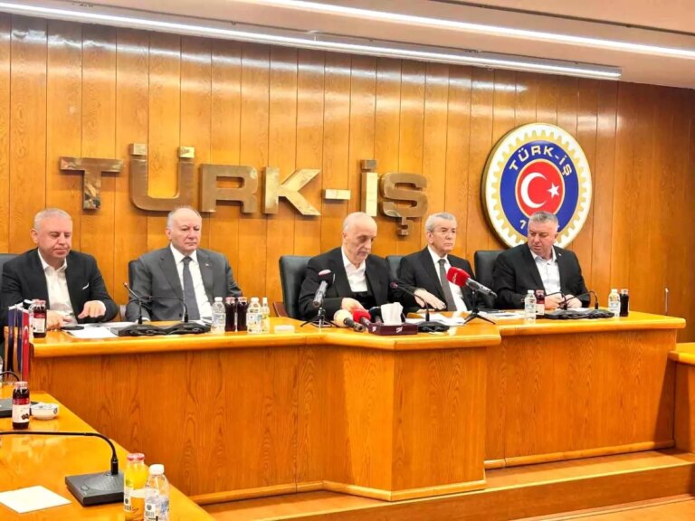 turk is asgari ucret tespit komisyonuna katilmayacagiz b6FBJjbc.jpg