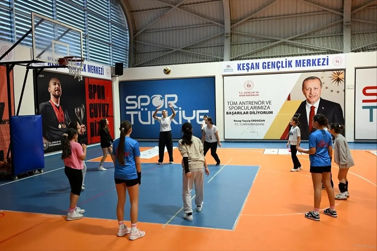 Vali Sezer Genç Sporcularla Buluştu