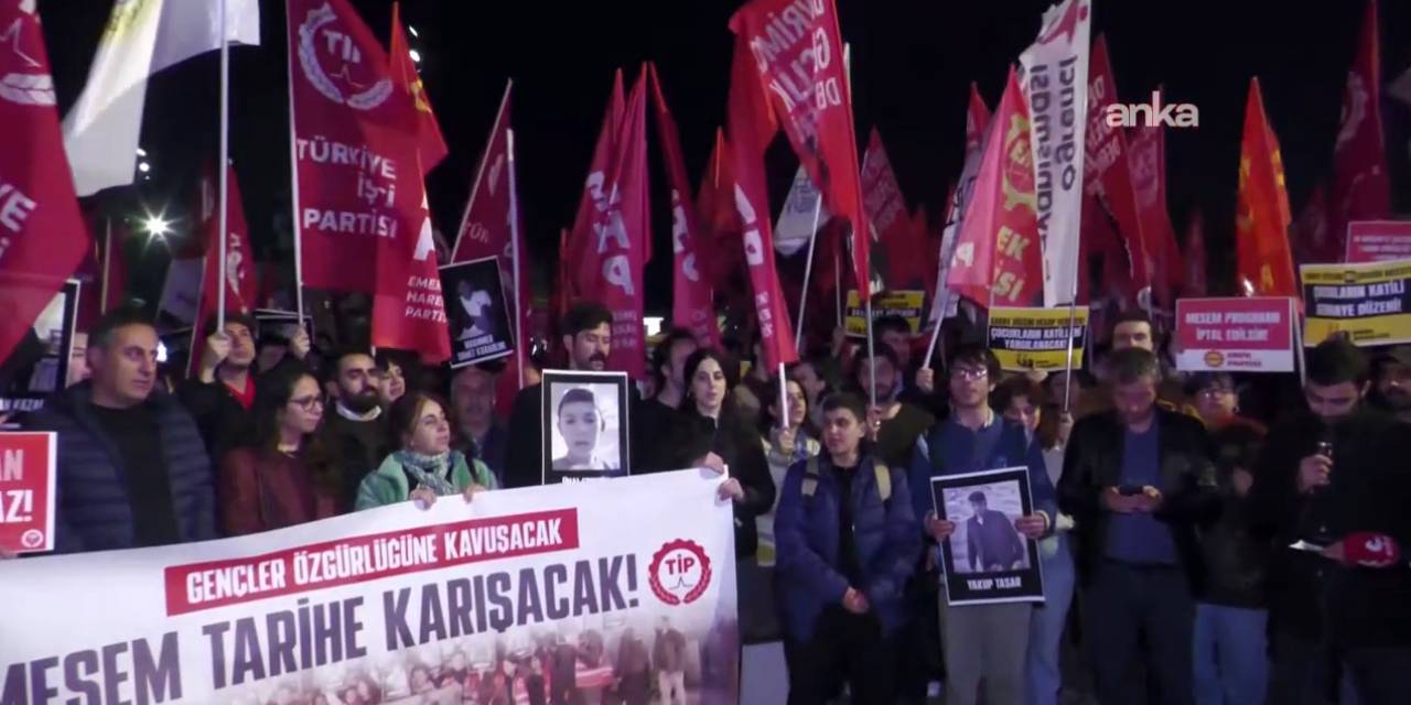 besiktasta-mesem-protestosu-yusuf-tekin-gorevden-alinsin-NaQRBcSe.jpg