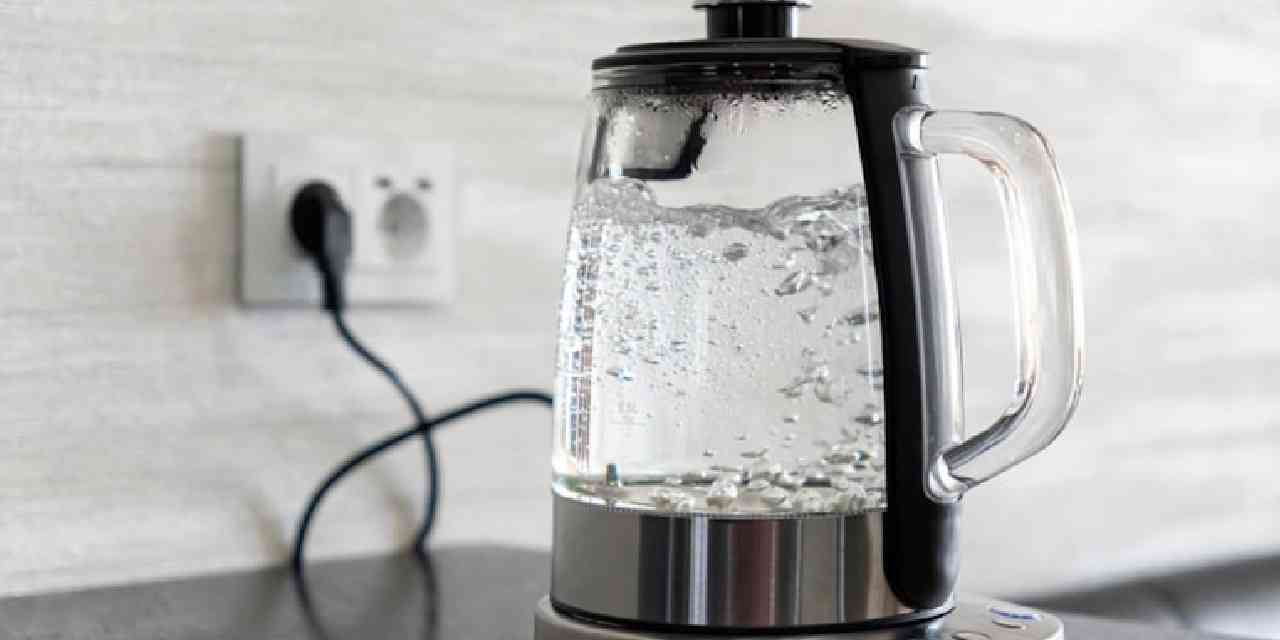 herkes-saglikli-saniyor-ama-kaynatilmis-suyu-icmeden-once-iki-kez-dusunun-iW22qG5N.jpg