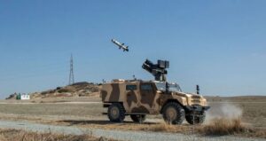 12-bin-kilometre-otedeki-ulkenin-zirhli-araclari-turk-fuzeleriyle-donatilacak-e1UhMCJf